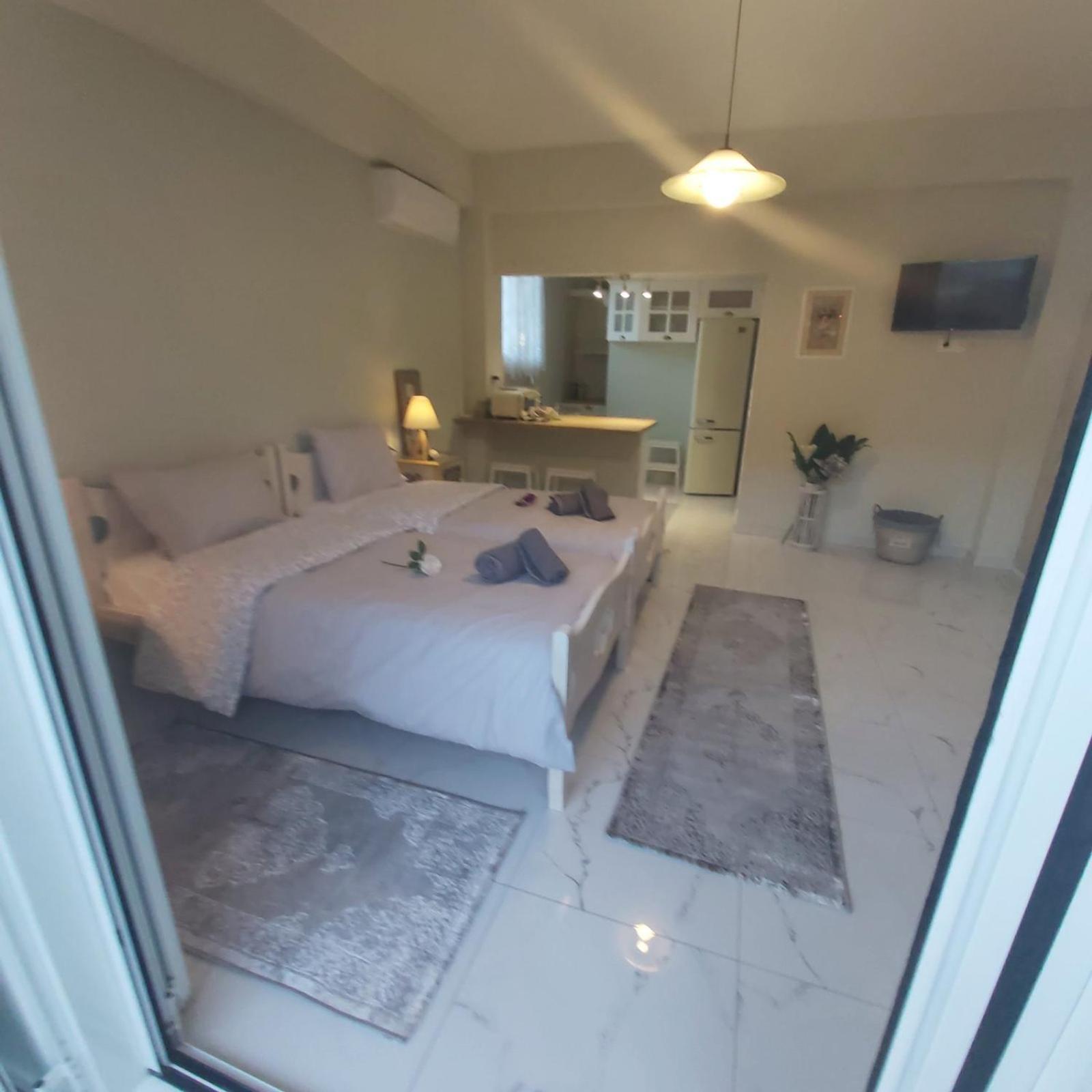 Eytyhias Yard Apartments In Poros Poros Town Exterior photo