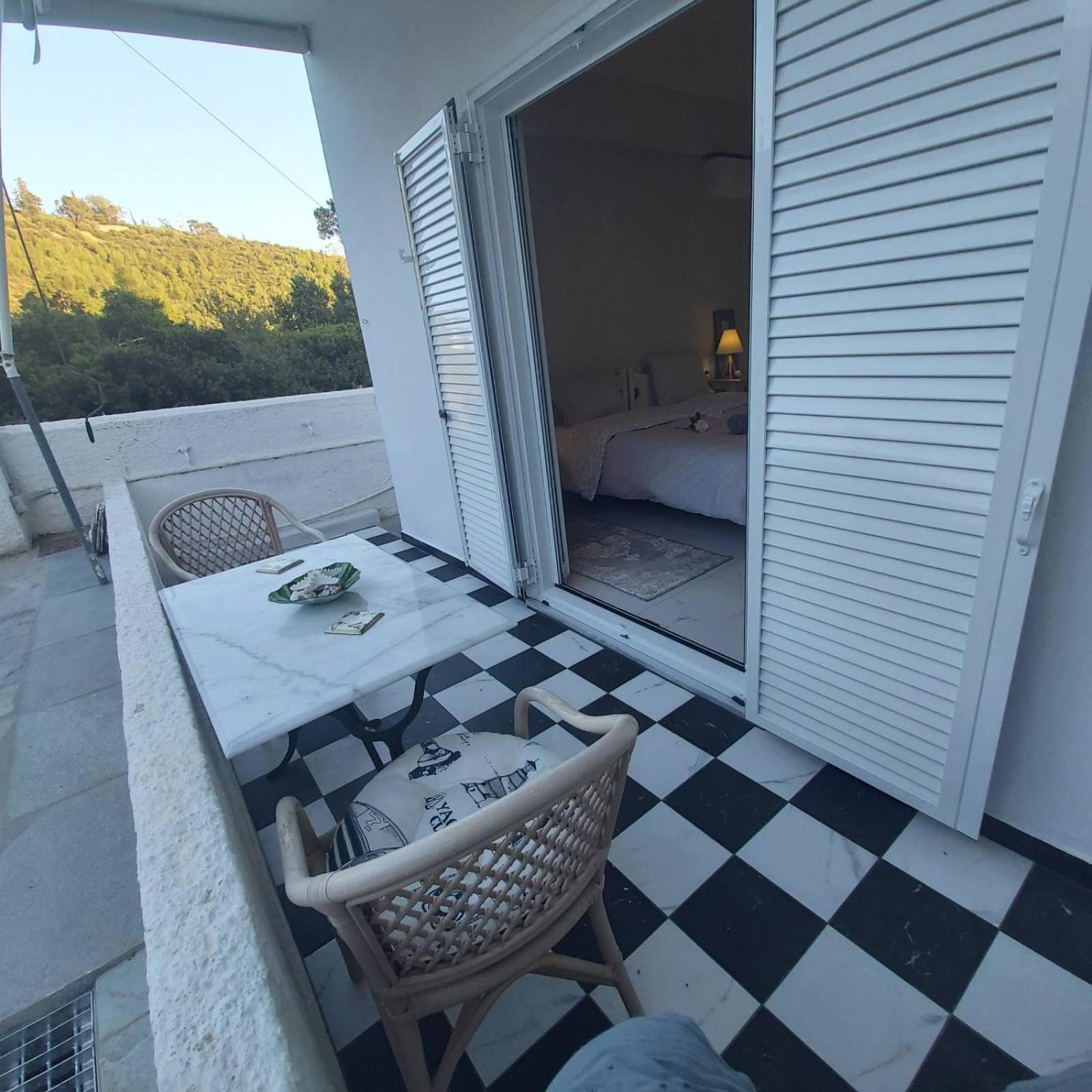 Eytyhias Yard Apartments In Poros Poros Town Exterior photo